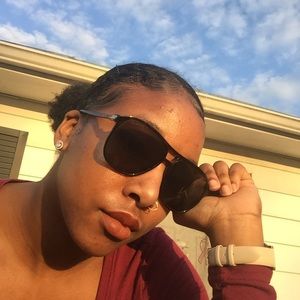 Meet your Posher, Lamya